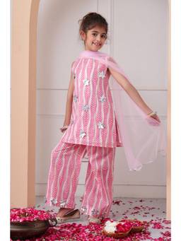 Foreverkidz - Gulaabi Noor Farshi Kurta With Pant & Dupatta