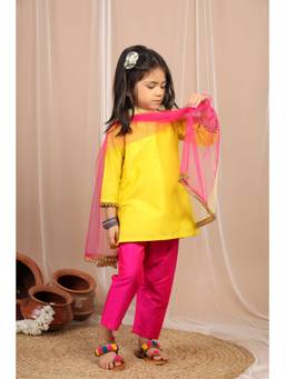 Foreverkidz - Festive Suave Kurta With Pant & Dupatta