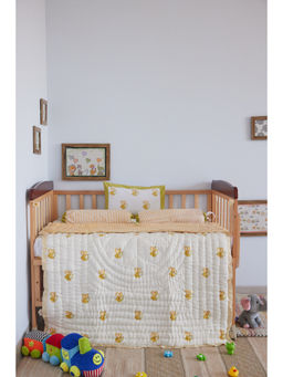ADYA - The Queen Bee Infant Quilt