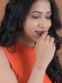 White Velvet - White Ethereal 925 Silver Infinite Glow Adjustable Bracelet