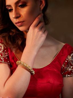 ZARIIN - Gold Enigma Of Art Gold Plated Bangle