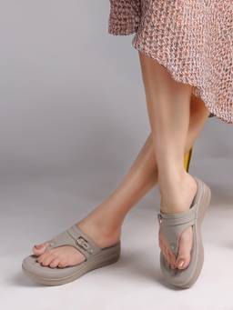 VYSTIQ - Womens Grey Toe Ring Design Trendy Platform Slip-On Sandals
