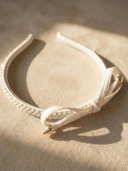 FUNKRAFTS - Girls Infinity Knot Hairband With Silver Crystal Embellishments