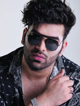 RESIST EYEWEAR - Unisex Uv Protected Black Lens Aviator Sunglasses (62)