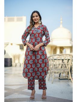 Benaaz - Maroon Printed Cotton Straight V Neck Kurta & Pant (Set of 2)