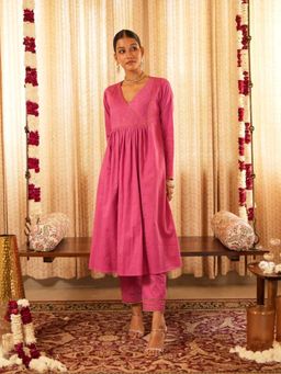 Akiso - Solid Pink Yoke Detailed Kurta with Straight Pant (Set of 2)