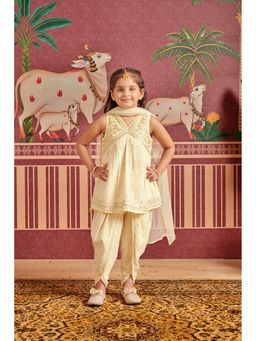 MASTARANG - Girls Off White Embroidered Kurta with Dhoti & Dupatta (Set of 3)