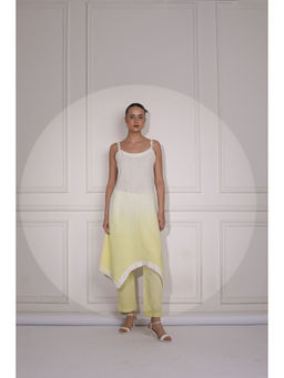 Ruhm - White Women Kurta with Pant (Set of 2)