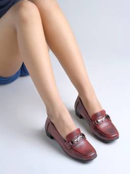 Shoetopia - Red Square Toe Chain Embellished Loafers