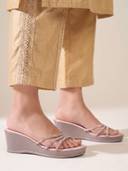 Pink color option, Currently selected