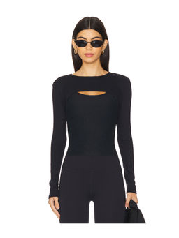 Beyond Yoga - Formation Shrug