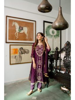 DIMPLE DESIGN STUDIO - Purple Georgette Aari Kurta With Pant And Dupatta (Set of 3)