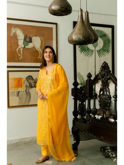 DIMPLE DESIGN STUDIO - Mustard Georgette Aari Kurta With Pant And Dupatta (Set of 3)