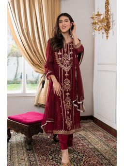DIMPLE DESIGN STUDIO - Maroon Georgette Aari Kurta With Pant And Dupatta (Set of 3)