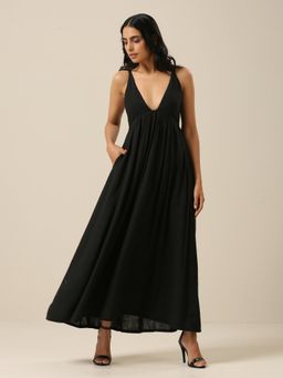 trueBrowns - Black Slub Texture Sleeveless Dress