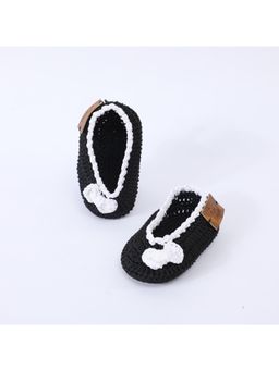 FUNKRAFTS - Handmade Crochet Baby Infant Girl Booties - Black & White (6-12 Months)