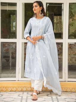 Maison Shefali - Noor Baadli Kasida Mirror And Thread Work Kurta (Set of 3)