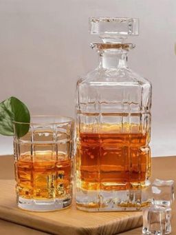 Angie Homes - Modern Wine Decanter