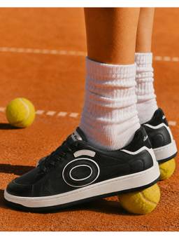 Bewakoof - Men Black Clean Slate Sneakers