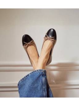 Pair ie Tales - Women Beige Classic Bow Details Ballerina