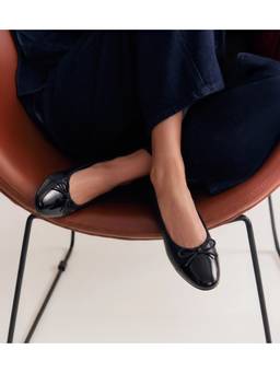 Pair ie Tales - Women Black Classic Bow Details Ballerina