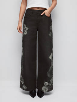 Cider - Floral Applique Women Mid-Rise Wide Leg Jeans Dark Grey