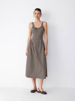 Cider - Gingham Women's Ruched Scoop Neck A-Line Midi Dress Brown