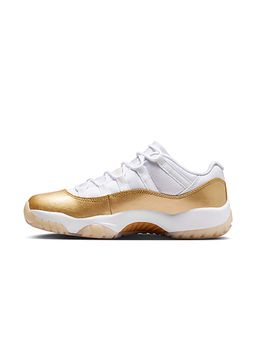 Nike - Women Jordan Retro White Sneakers