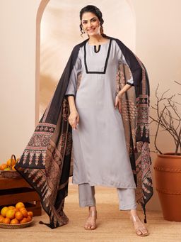 Janasya - Women Grey Floral Printed Kurta with Pant and Dupatta