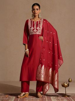 Janasya - Women Red Floral Embroidered Kurta with Pant and Dupatta
