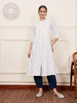 SAVI - White Cotton Embroidered Round Neck Kurta
