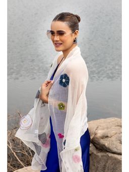 Modarta By Kamakshi - White Scarf Floral Embroidered Elegant Cotton Scarf (M)