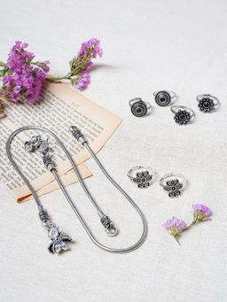 Teejh - Swarali Set of Anklet and 3 Toe Rings