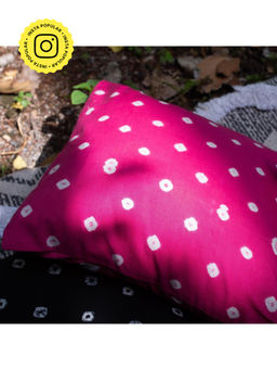 House of Ekam - Pink Bandhani Cushion Cover