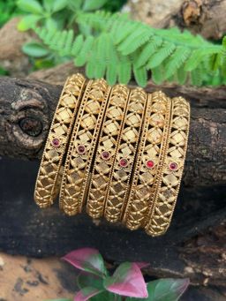 GRIIHAM - Gold Plated Classic Floral design 6 bangles (Pack of 6)