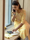 Mustard color option, Currently selected