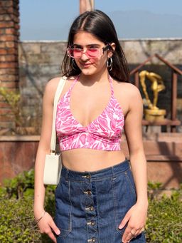 Tandul - Pink Regular Fit Solid/Plain Halter Neck Crop Top
