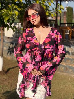 Tandul - Pink Regular Fit Floral V-Neck Crop Top