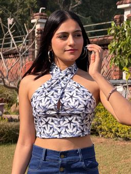Tandul - White Regular Fit Floral Halter Neck Crop Top