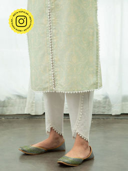 Roze - Heena Pant