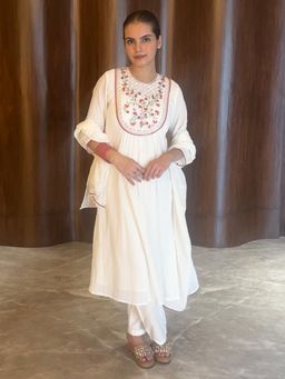 Janasya - White Pure Cotton A-Line Kurta With Pant & Dupatta