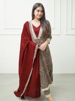 Janasya - Green Pure Cotton Floral Anarkali Kurta With Pant & Dupatta