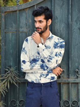 Bene Kleed - Men Off White-Blue Slim Fit Floral Printed Casual Shirt