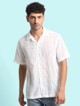 Bene Kleed - Men White Self Design Schiffli Relaxed Fit Casual Shirt