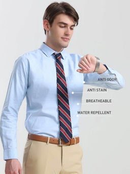 TURMS - Men Blue Solid Oxford Cotton Full Sleeves Shirt