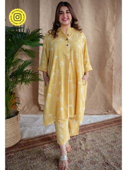 The Indian Ethnic Co. - Yellow Dabu Slub Cotton Hand Embroidered Co-ord Set