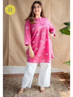 The Indian Ethnic Co. - Pink Dabu Slub Cotton Kurta