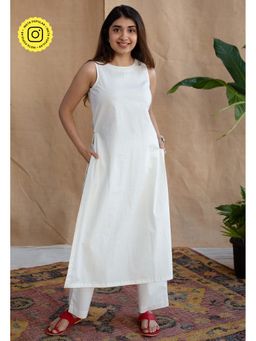 The Indian Ethnic Co. - White Poplin Cotton Solid Kurta