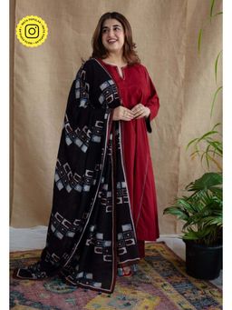 The Indian Ethnic Co. - Black Ajrakh Mulmul Cotton Printed Dupatta