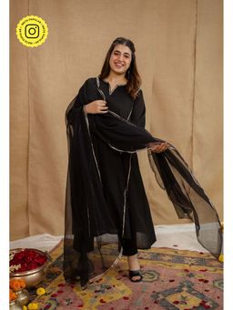 The Indian Ethnic Co. - Black Plain Loose Cotton Kurta with Pant and Dupatta (Set of 3)